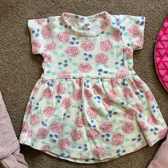 Baby Girl Clothes Bundle - Picture 4 of 4